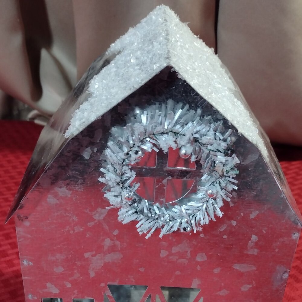 Silver Metal Winter Barn Decoration 8 x 6 x 5 inches
